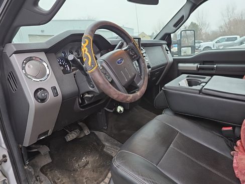 Used 2015 Ford F250 Lariat w/ Chrome Package image 3