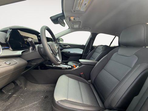 New 2026 Chevrolet Trax LT w/ Driver Confidence Package FWD image 8