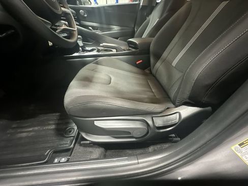 Used 2025 Hyundai Elantra SE FWD image 18