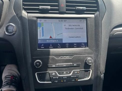 Used 2020 Ford Fusion SE w/ Equipment Group 151A FWD image 9