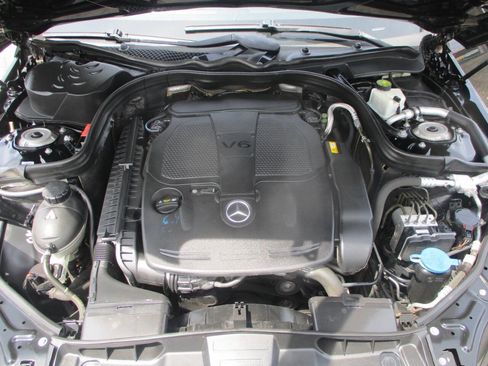 Used 2013 Mercedes-Benz E 350 4MATIC Sedan image 18