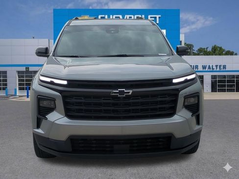 Used 2024 Chevrolet Traverse LT w/ Midnight/Sport Edition FWD image 9