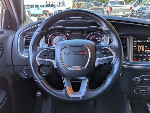 Used 2018 Dodge Charger R/T image 9
