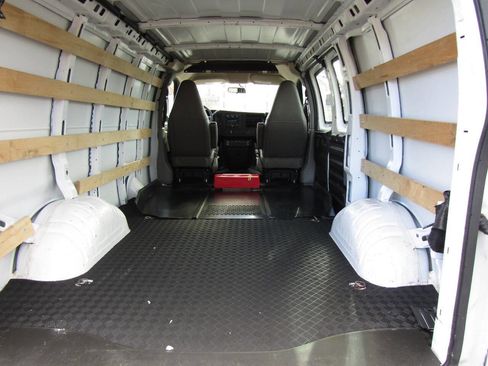 Used 2023 GMC Savana 2500 w/ Driver Convenience Package image 20