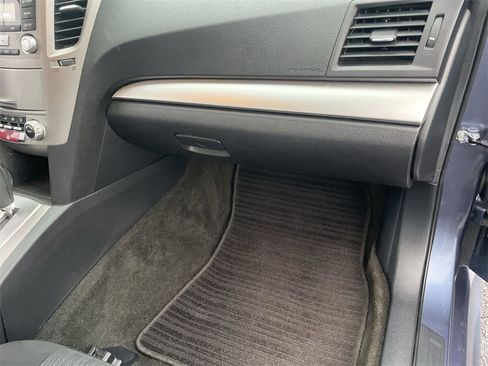 Used 2013 Subaru Legacy 2.5i Premium w/ All-Weather Pkg image 30
