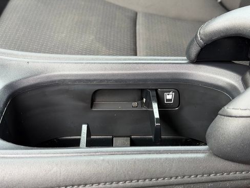 Used 2019 Honda HR-V LX image 11