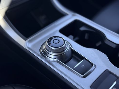 Used 2023 Ford Edge SEL image 15