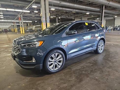 Used 2019 Ford Edge Titanium w/ Equipment Group 301A AWD/4WD image 2