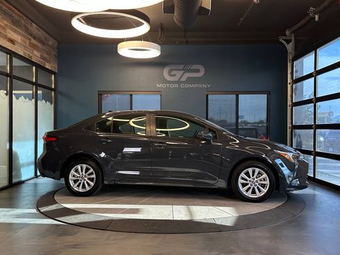 Used 2024 Toyota Corolla LE w/ LE Convenience Package FWD image 2