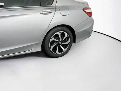Used 2016 Honda Accord EX-L image 31