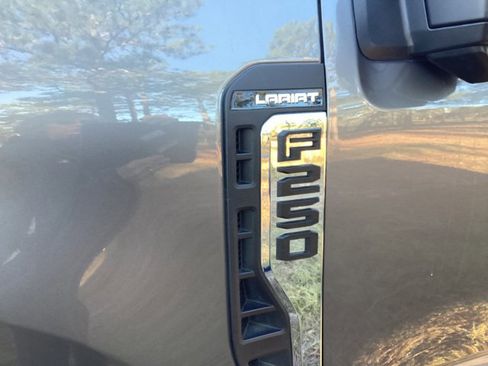 Used 2024 Ford F250 Lariat image 9