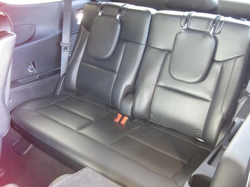 Used 2020 Ford Explorer Limited image 32