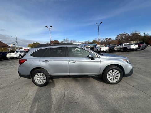 Used 2018 Subaru Outback 2.5i Premium image 7
