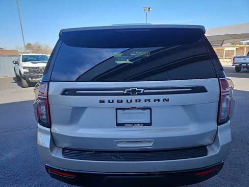Used 2024 Chevrolet Suburban Z71 w/ Luxury Package image 4