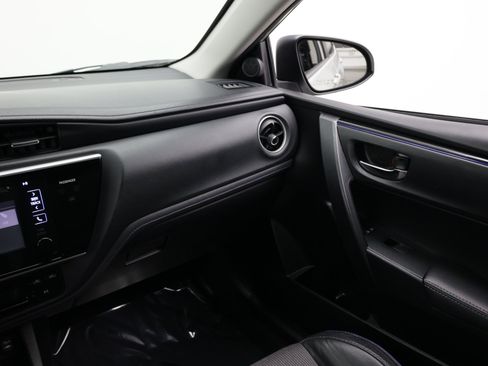 Used 2017 Toyota Corolla SE FWD image 30