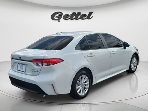 Used 2024 Toyota Corolla LE w/ LE Convenience Package FWD image 5