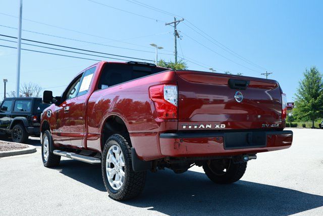 Used 2018 Nissan Titan SV w/ SV Convenience Package AWD/4WD image 9