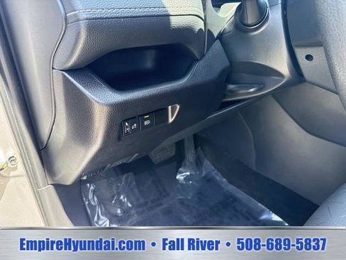 Used 2023 Toyota RAV4 XLE FWD image 21