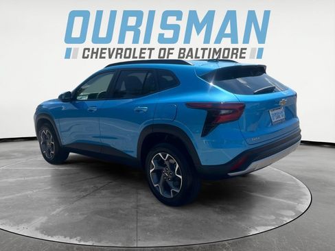 Used 2025 Chevrolet Trax LT w/ Driver Confidence Package FWD image 4