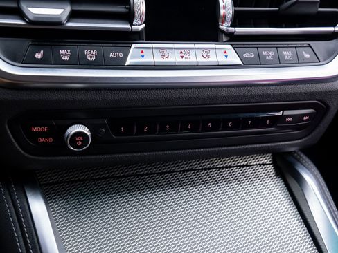 Used 2021 BMW M440i Convertible w/ Premium Package image 27