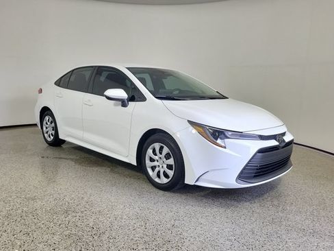 Used 2024 Toyota Corolla LE FWD image 4