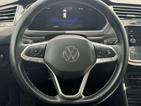 Used 2024 Volkswagen Tiguan SE image 11