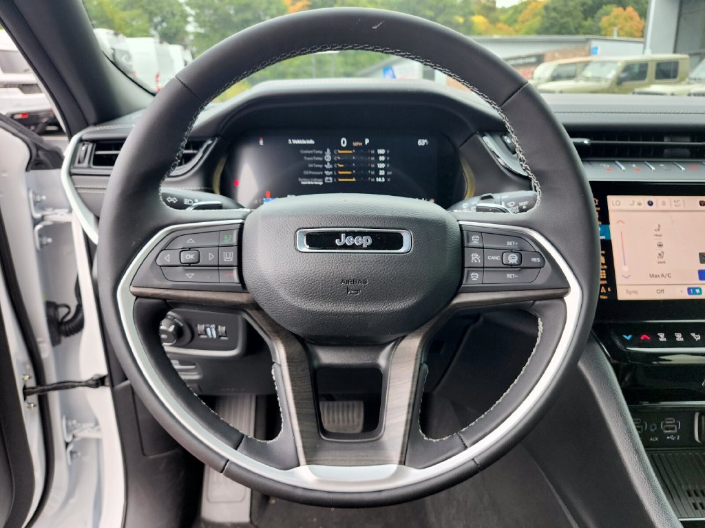 New 2026 Jeep Grand Cherokee Limited AWD/4WD image 29