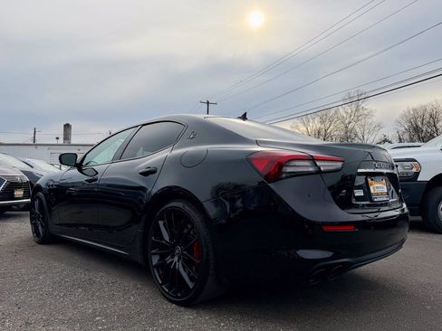 Used 2021 Maserati Ghibli S RWD image 7