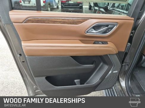 Used 2021 Chevrolet Suburban High Country w/ Premium Package image 25