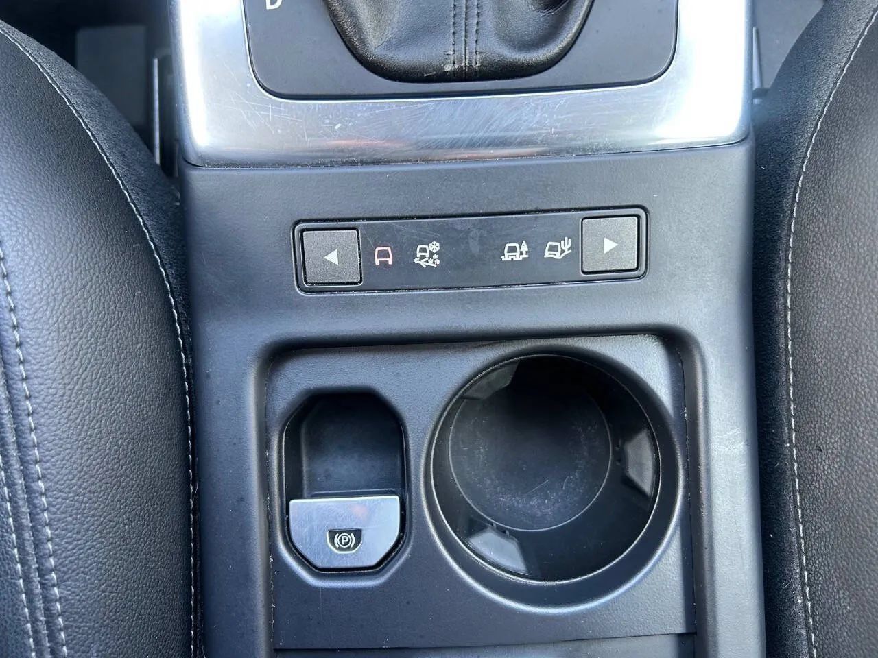 Used 2014 Land Rover LR2 AWD/4WD image 24