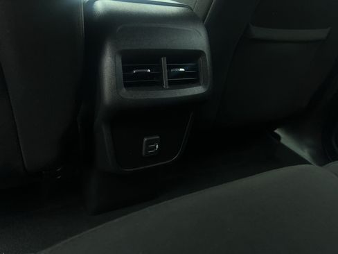 Used 2019 Chevrolet Equinox LT w/ LPO, Cargo Package FWD image 17
