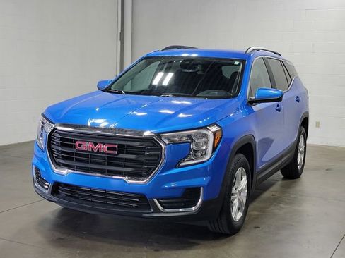 Certified 2024 GMC Terrain SLE w/ Driver Convenience Package AWD/4WD image 2
