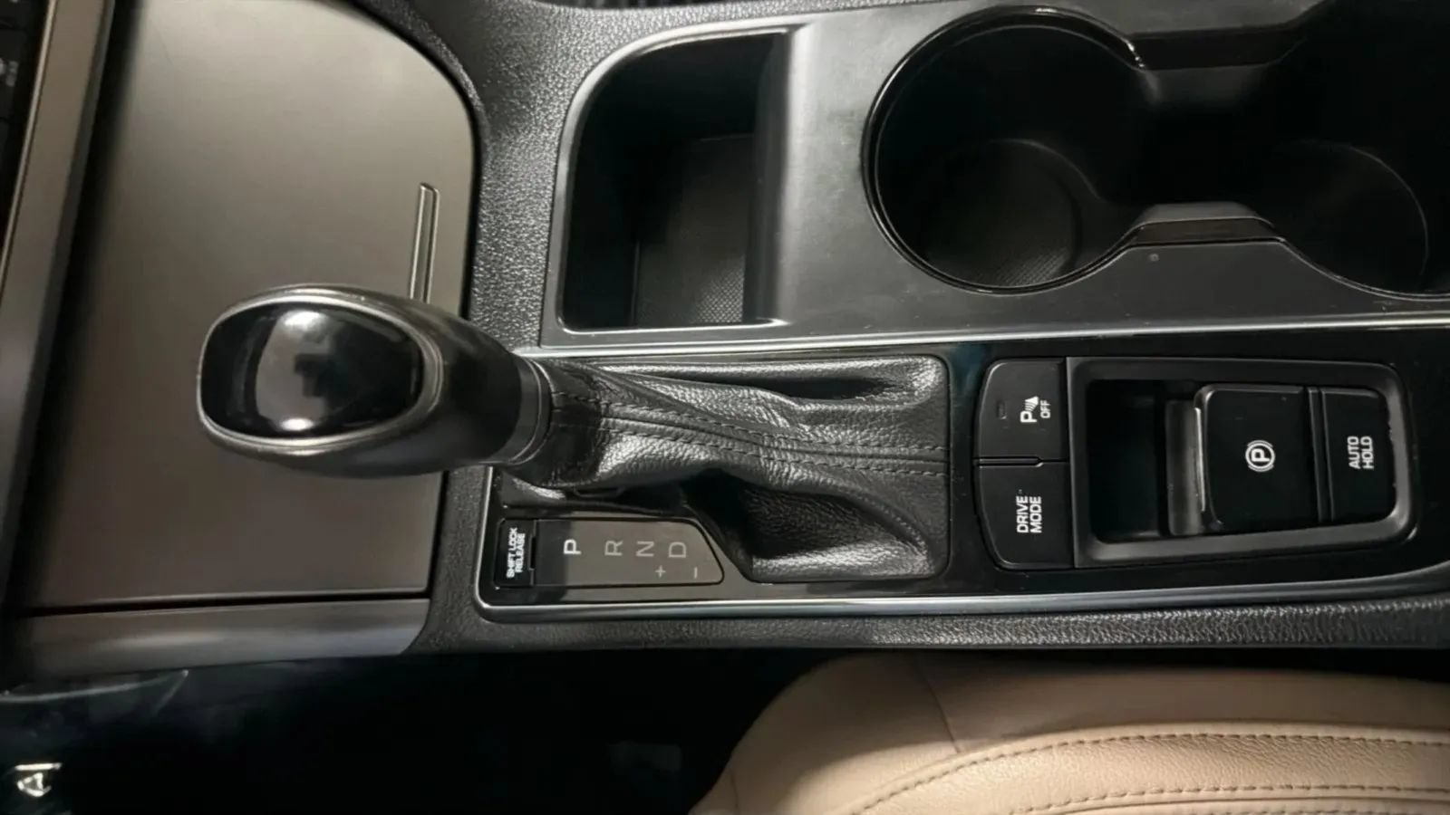 Used 2016 Hyundai Sonata Limited w/ Option Group 04 FWD image 12