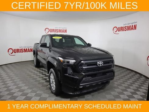 Used 2025 Toyota Tacoma SR w/ SR Upgrade Package AWD/4WD image 10