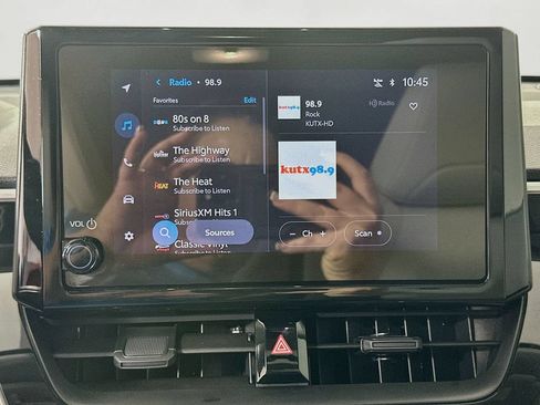 Used 2026 Toyota Corolla Cross LE w/ Moonroof Package FWD image 15