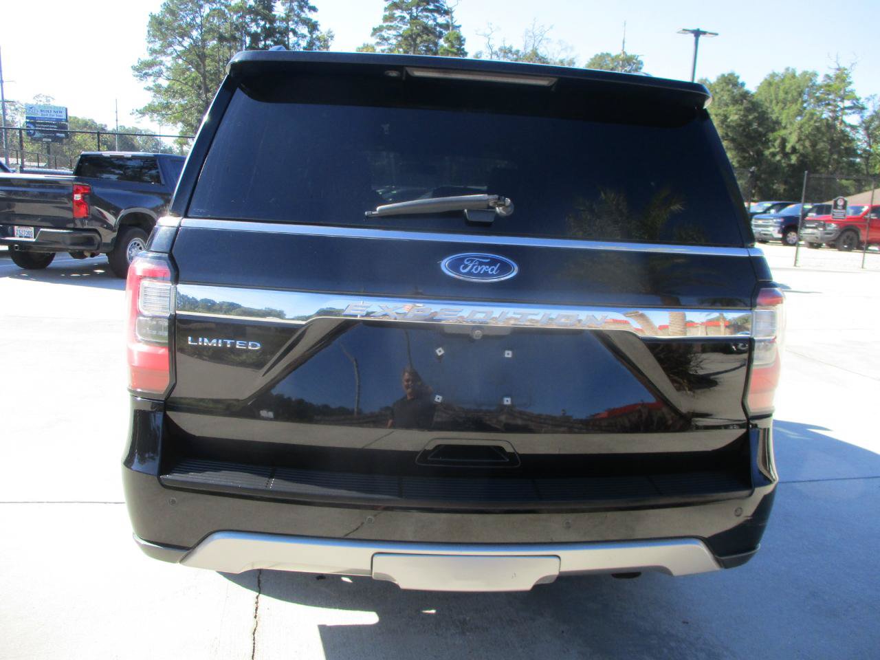 Used 2018 Ford Expedition Limited RWD image 12