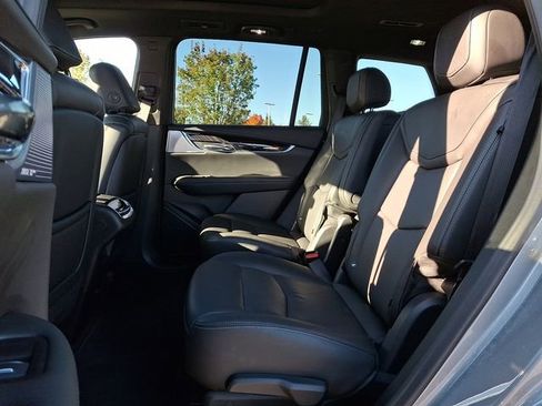 Certified 2025 Cadillac XT6 Premium Luxury image 8