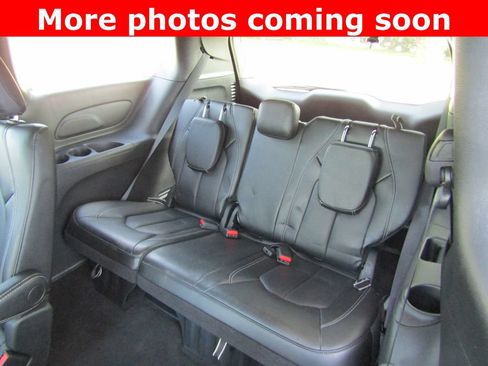 Used 2026 Chrysler Pacifica Select FWD image 16