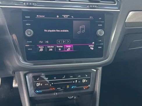 Used 2022 Volkswagen Tiguan SE R-Line image 27