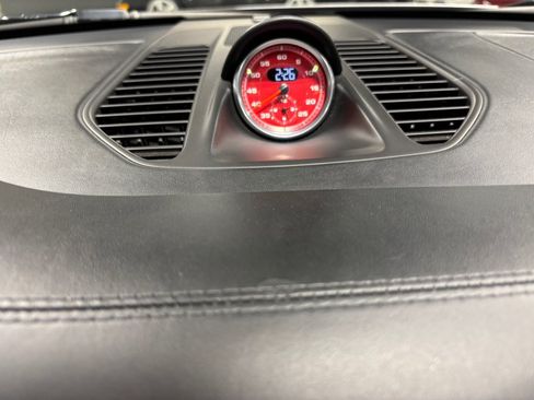 Used 2013 Porsche 911 Carrera 4S w/ Bose Audio Pkg AWD/4WD image 8