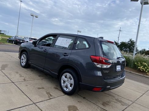 Used 2023 Subaru Forester AWD/4WD image 8