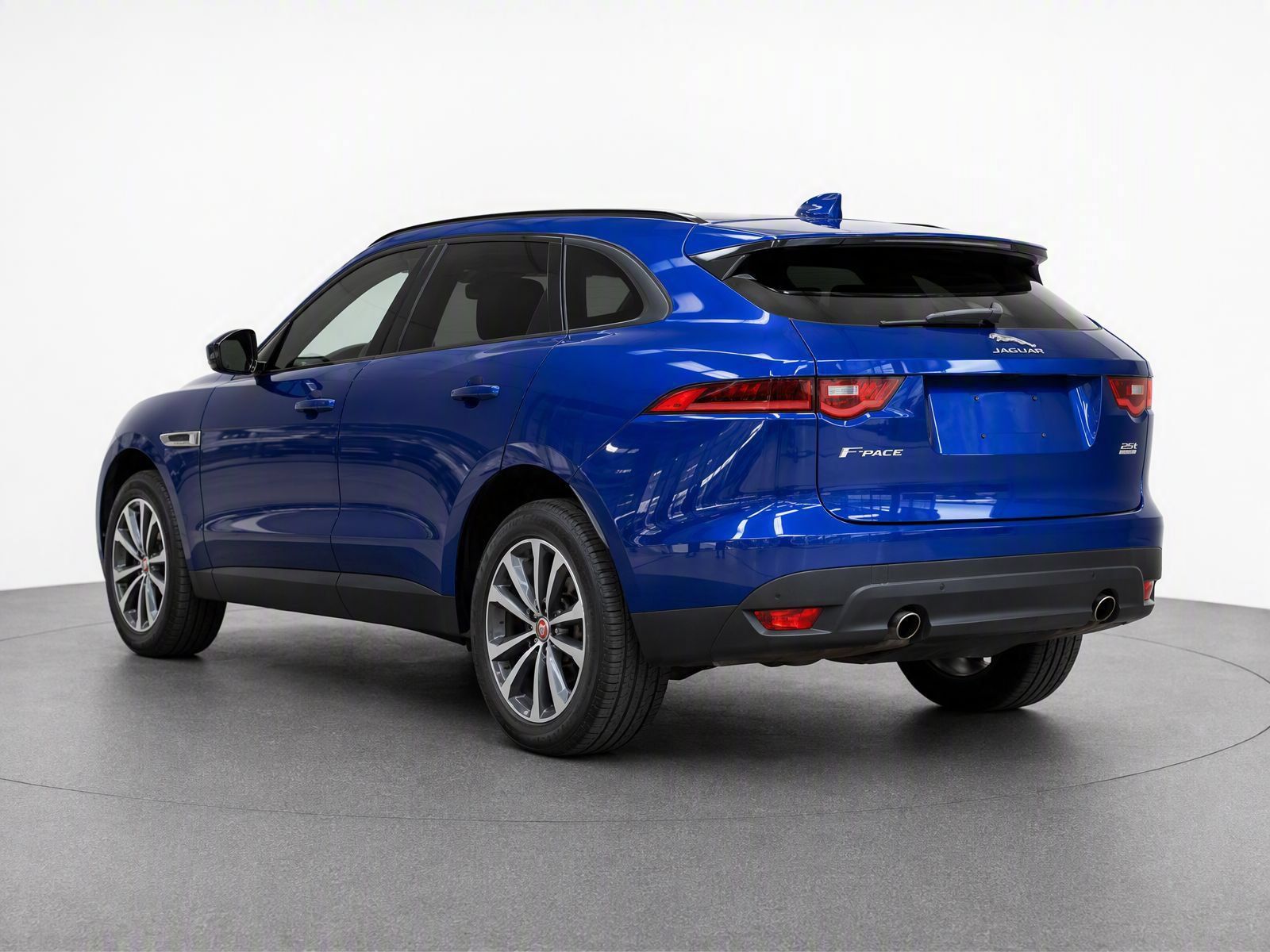 Used 2018 Jaguar F-PACE Premium AWD/4WD image 3