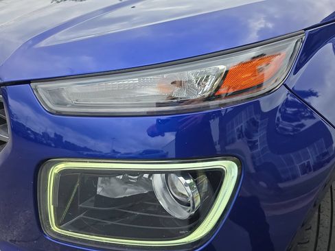 Used 2022 Hyundai Venue Limited w/ Cargo Package FWD image 28