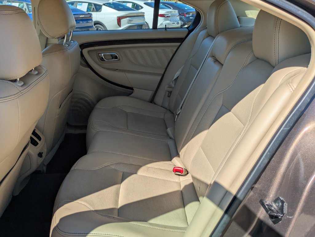 Used 2015 Ford Taurus Limited FWD image 7