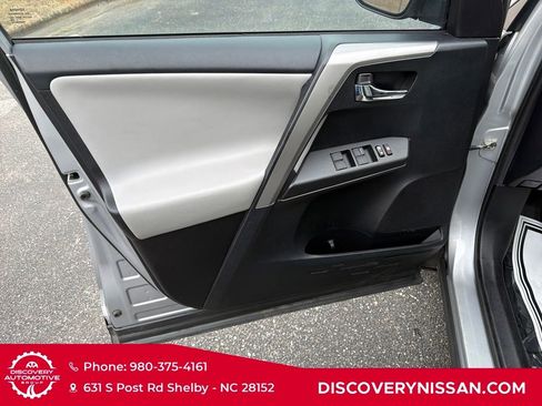 Used 2018 Toyota RAV4 XLE image 11