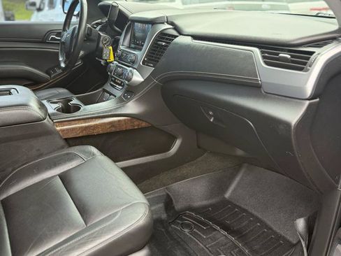 Used 2018 Chevrolet Suburban LT RWD image 11