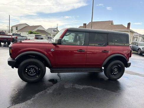 New 2026 Ford Bronco Outer Banks w/ Black Appearance Package AWD/4WD image 8