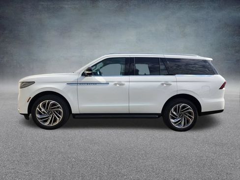 New 2027 Lincoln Navigator Premiere AWD/4WD image 4