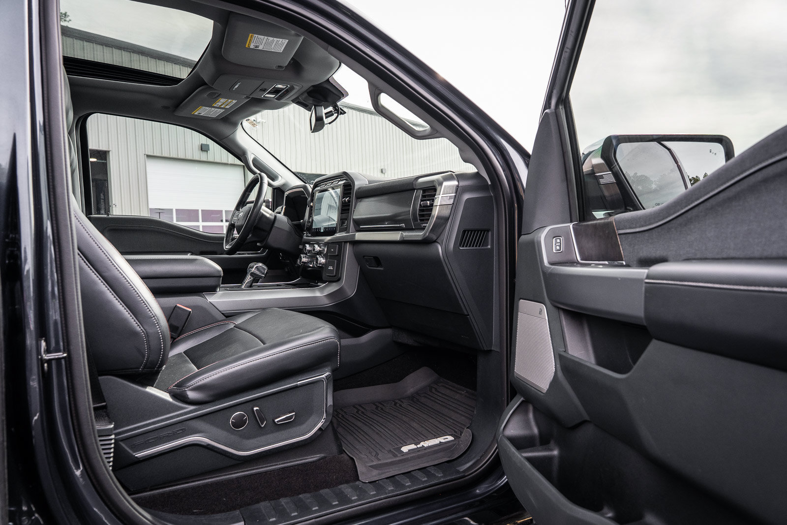 Used 2021 Ford F150 Lariat AWD/4WD image 11