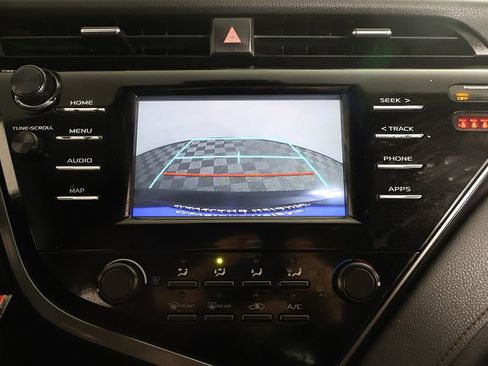 Used 2019 Toyota Camry LE image 41